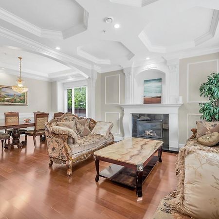 Luxurious Getaway In Vancouver-Private Room With Attached Bathroom Zewnętrze zdjęcie